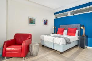 Four Seasons Apartments