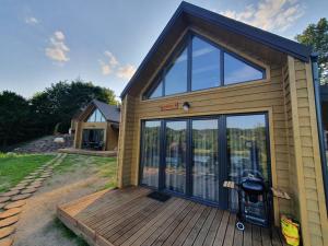 Ostrzycki Las domki nad jeziorem -balia-sauna-prywatny pomost