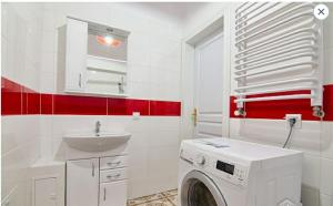 Три кімнати вулиця Грушевського 9 центр міста Львів