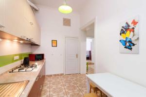 Три кімнати вулиця Грушевського 9 центр міста Львів