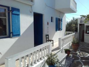 Nikos Apartments