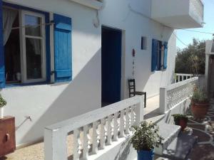 Nikos Apartments