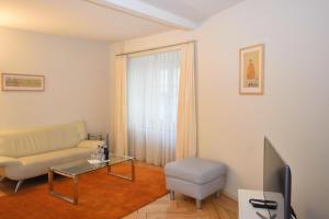 1BR flat in historical center - Symbol 3