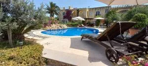Dar Ta' Xmun - idyllic farmhouse with pool, garden, seaview & sunset - San Lawrenz