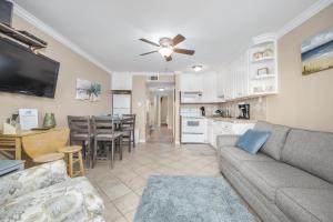 Seascape 1321 Hotel Room