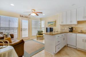 Seascape 1104 Hotel Room