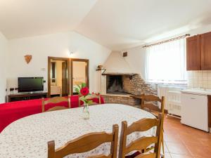 Holiday Home Tomazin by Interhome 