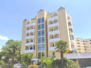 calm beach apartement