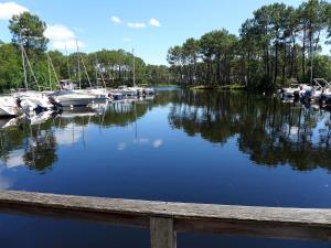 Maisons de vacances Holiday Home Marina de Talaris by Interhome : photos des chambres