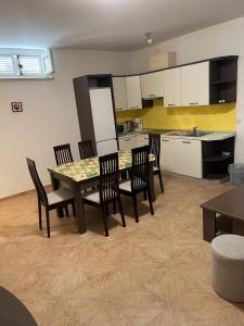 Medulin Luxury Apartments with beautiful garden 100 m from beach