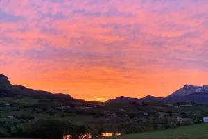 Grande maison vue sur lac à Pelleautier très calme - Pelleautier
