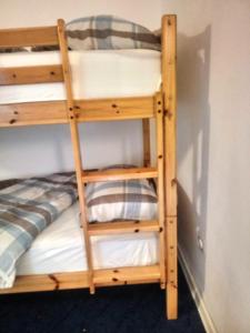 Beti Blu, Kaninska vas