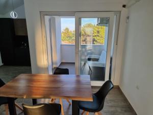 Aksa Apartments