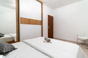 Apartments Lux 1 heated pool