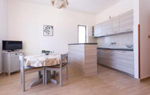 Apartment in Vrvari with One-Bedroom 3