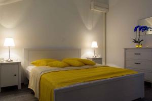 Two-Bedroom Apartment in Okrug Gornji III