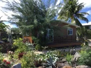 Matira Beach Bungalow Waterfront - Motu Tautau