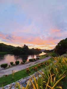 Aekpailin River Kwai Resort