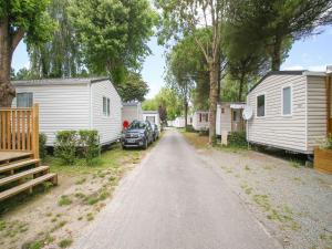 Mobile Home in Saint-Jean near Beach & Sauna