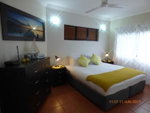 Compass Point 8