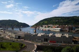 Apto con vistas a BAHÍA DE PASAJES, a 10 min del centro de San Sebastián