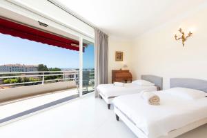 Maisons de vacances Fully equipped appartment 105 m2 clear view on the sea and californie hills : photos des chambres