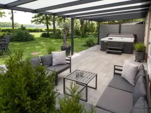 Vacation home with Jacuzzi - Grolloo