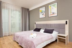 Business Studio Warsaw Wola Apartments by Renters