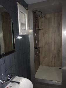 Domek letniskowy na Mazurach nad stawem