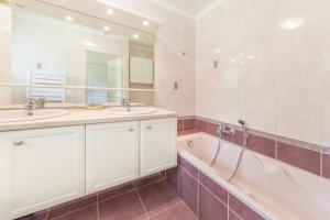 Villas Villa -Vue panoramique splendide -Piscine privee : photos des chambres