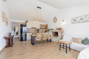 Holiday Home Nono Ante with heated pool