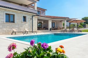 Amazing design villa Aeris with private pool, high level of privacy - WiiBuk 