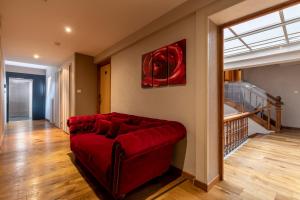 Hotels The Originals City, Hotel de la Balance, Montbeliard : photos des chambres