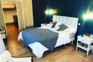 Villas Villa de charme parc fleuri, arbore et piscine a BIARRITZ : photos des chambres