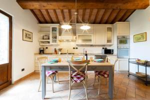 La Misura cottage with swimming pool