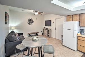 Apartment room in Cozy Lake Havasu City Casita with Patio and Grill