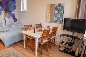 Studio in rietgedekte boerderij, geheel privé, hond vriendelijk