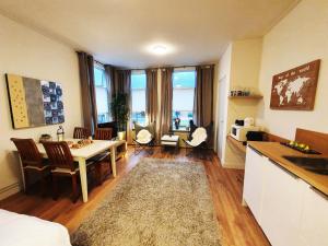 Studio in rietgedekte boerderij, geheel privé, hond vriendelijk