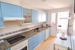 Apartamento de 4 dormitorios muy céntrico en San Juan Pueblo a tan sólo 2,5 km de la playa de San Juan y Muchavista