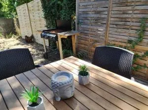 Maisonnette en résidence avec piscine et tennis - Caussols