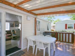 Chalets Mobile Home in Saint-Jean near Beach & Pool : photos des chambres