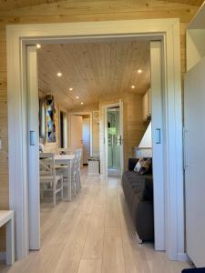 La Casuta din Ciocanesti Art