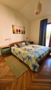 Oasis apartment with sea view and garden 