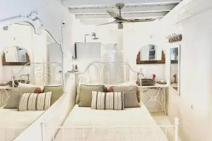 little cactus - Asprópirgos