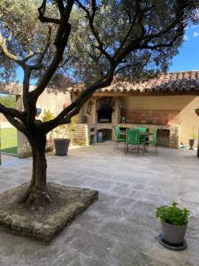 Villa dans le LUBERON à 2 km de LOURMARIN
