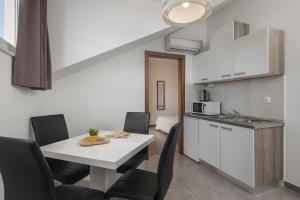 Sky Airport Apartments