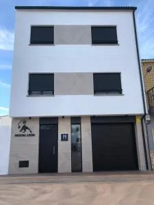 Hostal León - Torrequemada