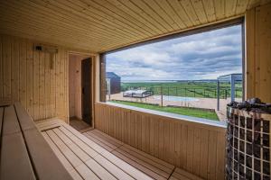 SkyView Deluxe Houses and Private Jacuzzi , Osłonino