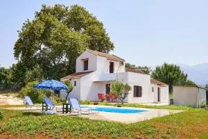 Platanos Stone House With Shared Pool - Néon Khoríon