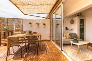 K-IN&OUT by Nuka Homes